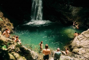 Tur i Embera-landsbyen og fossefallregnskogen med lunsj og henting