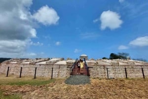 Desde el Puerto de Colón: Fuerte de San Lorenzo y Esclusa de Agua Clara del Canal de Panamá