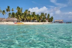 Vanuit Panama Stad: 4 San Blas Eilanden met Lunch en Cocktail