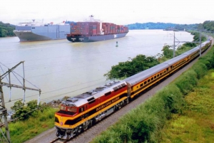 From Panamá City: Canal Railway and Fort San Lorenzo Tour
