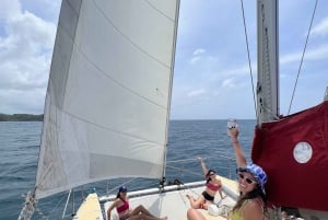 Panama City/Portobelo: Catamaran Trip w/Snorkeling and Lunch