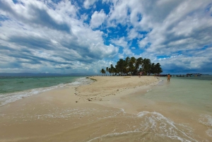 From Panama city: Private Day tour to San Blas Islands
