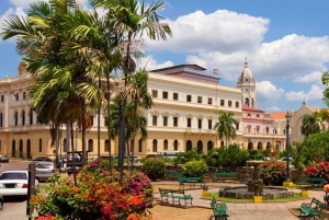 La Vieja, Miraflores Canal, & Casco Viejo Private City Tour