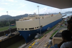 La Vieja, Miraflores Canal, & Casco Viejo Private City Tour