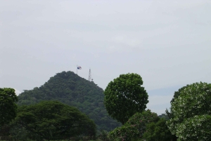 La Vieja, Miraflores Canal, & Casco Viejo Private City Tour