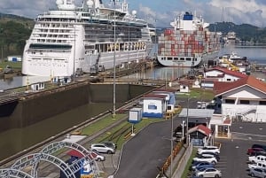 Escala Centro de Visitantes del Canal de Panamá y Visita a la Ciudad