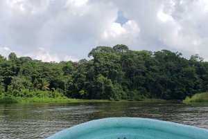 Tour de poblado indígena y la isla de los Monos