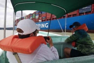 L'île aux singes, la navigation sur le canal de Panana et le village indien