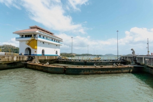 Panama: Guided Northbound Panama Canal Cruise with Box Lunch