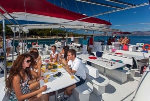 Taboga Island Catamaran Cruise with Lunch & Open Bar