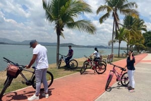 Panamá: Excursión en bicicleta por la Calzada con degustación de comida