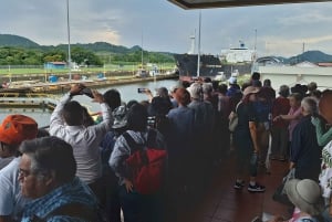 Panama Canal and city tour experience