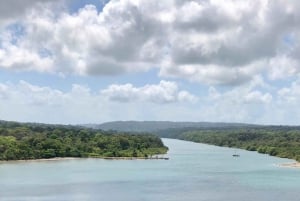 Canal do Panamá Novas eclusas, selva e Forte de San Lorenzo