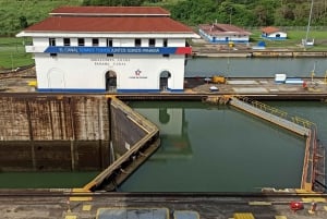 Visite du canal de Panama : les écluses de Miraflores et la zone du canal