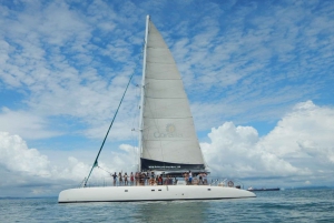 Panama City: All-Inclusive Catamaran Cruise to Taboga Island