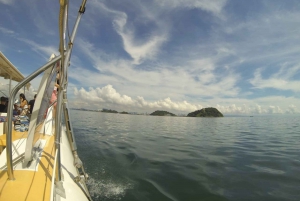 Ciudad de Panamá: Crucero en Catamarán Todo Incluido a la Isla de Taboga