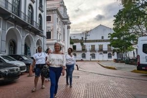 Panama City: Kanał, Stare Miasto i Amador Causeway Tour