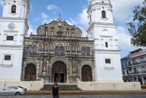 Panama City: Causeway Tour: Canal, Old Town, and Amador Causeway Tour