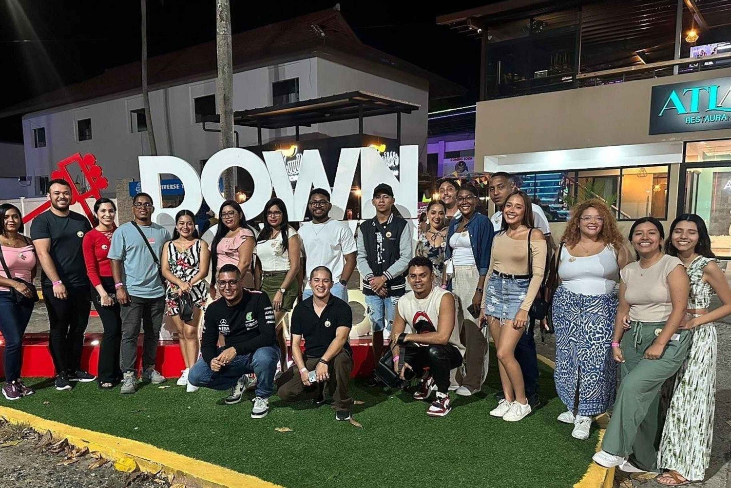 Panama City: Chiva Parrandera Tour with Open Bar and Crossover Music