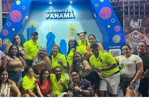 Panama City: Chiva Parrandera Tour with Open Bar and Crossover Music