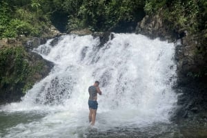 Cidade do Panamá: Visita à aldeia indígena Embera, cascata e almoço