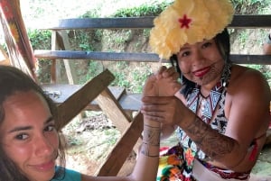 Cidade do Panamá: Visita à aldeia indígena Embera, cascata e almoço