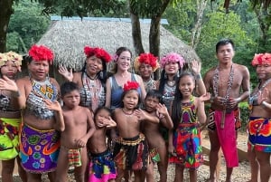 Cidade do Panamá: Visita à aldeia indígena Embera, cascata e almoço