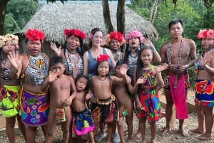 Cidade do Panamá: Visita à aldeia indígena Embera, cascata e almoço