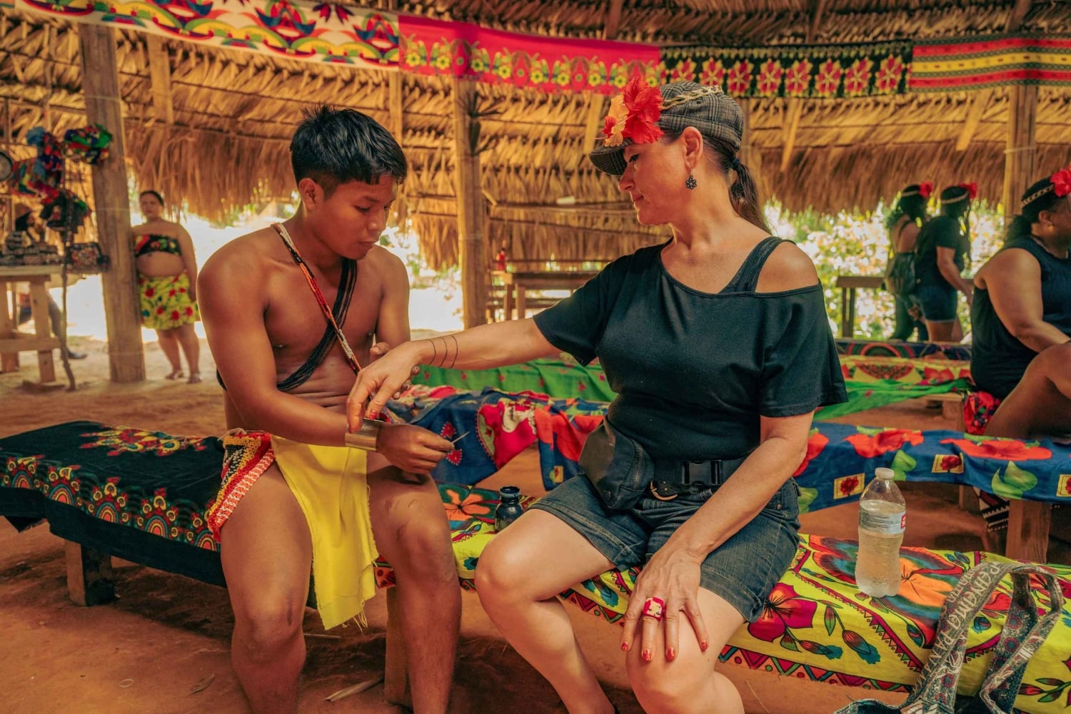 Panama City: Embera Indigenous Village & Waterfall Tour