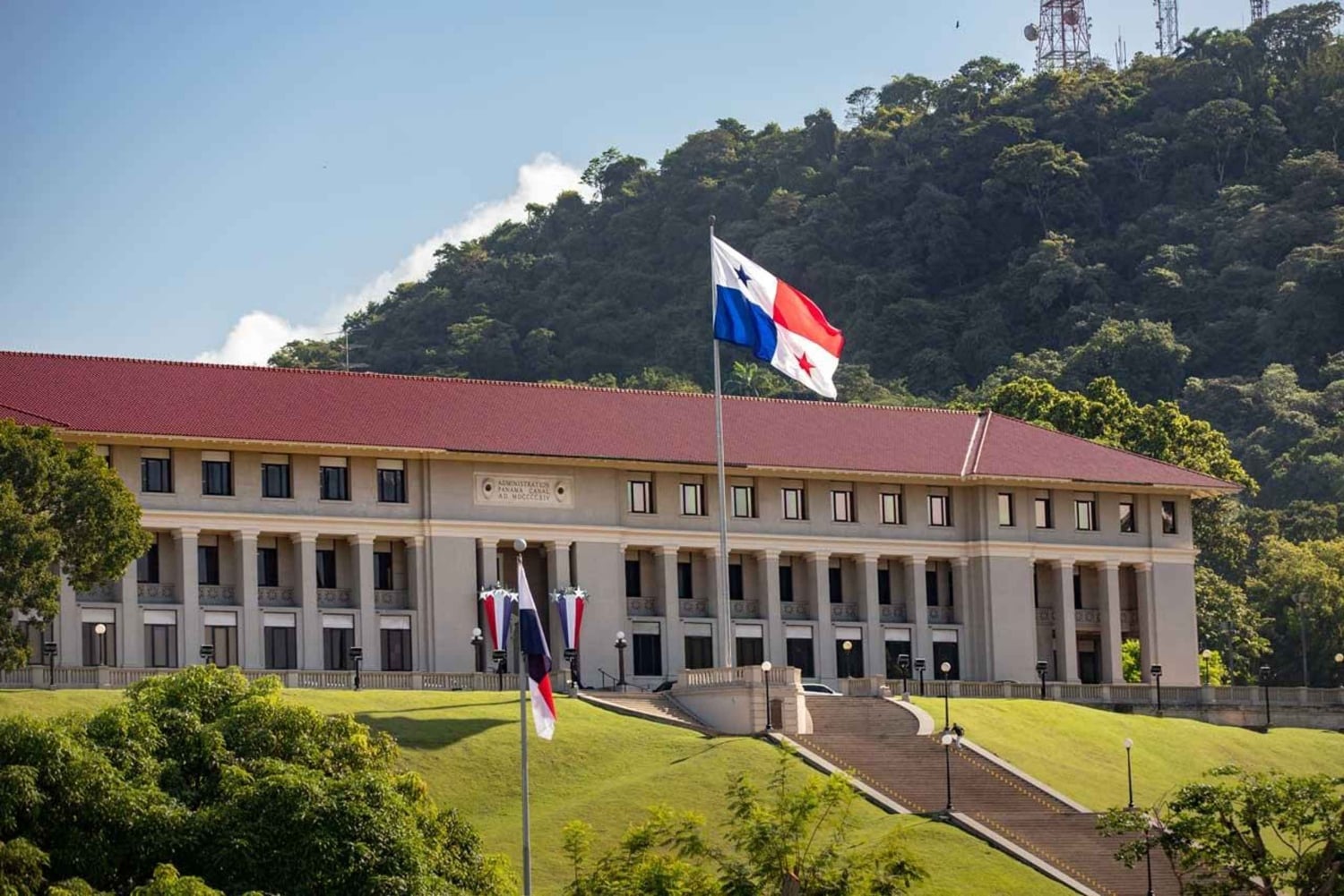 Panama City: Full Canal Tour, Casco Viejo, and Albrook Mall