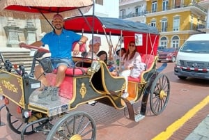 Panama : visite guidée en calèche dans la vieille ville.