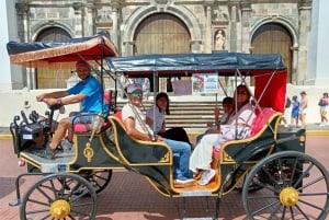 Panama : visite guidée en calèche dans la vieille ville.