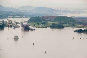 Panama City: Guided Panama Canal & City Tour with Transfers