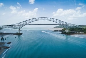 Panama City: Guided Panama Canal & City Tour with Transfers