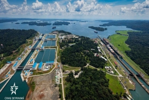 Panama City: Ocean to Ocean Panama Canal and Jungle Tour