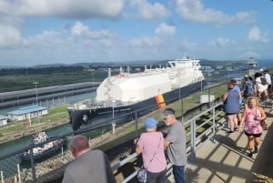 Panama City: Panama Canal Combo Tour with Agua Clara