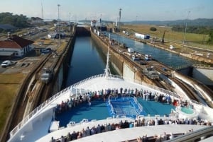 Ciudad de Panamá: Tour en barco por el Tránsito Parcial del Canal de Panamá