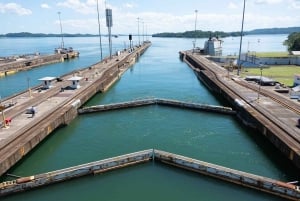 Cidade do Panamá: Passeio de barco pelo trânsito parcial do Canal do Panamá