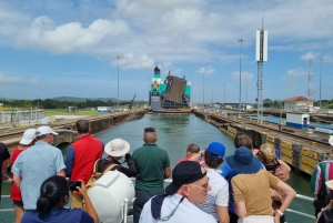 Panama City : Tour en bateau du transit partiel du canal de Panama