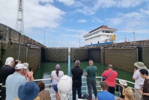 Panama City : Tour en bateau du transit partiel du canal de Panama