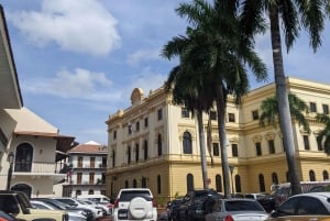 Panama City: Personalized Tour with Local Guide
