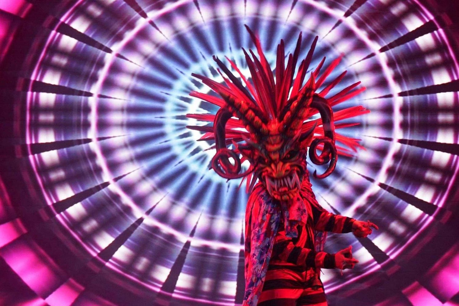 Panama City: Show at Emotions Dinner $50 Credit Included