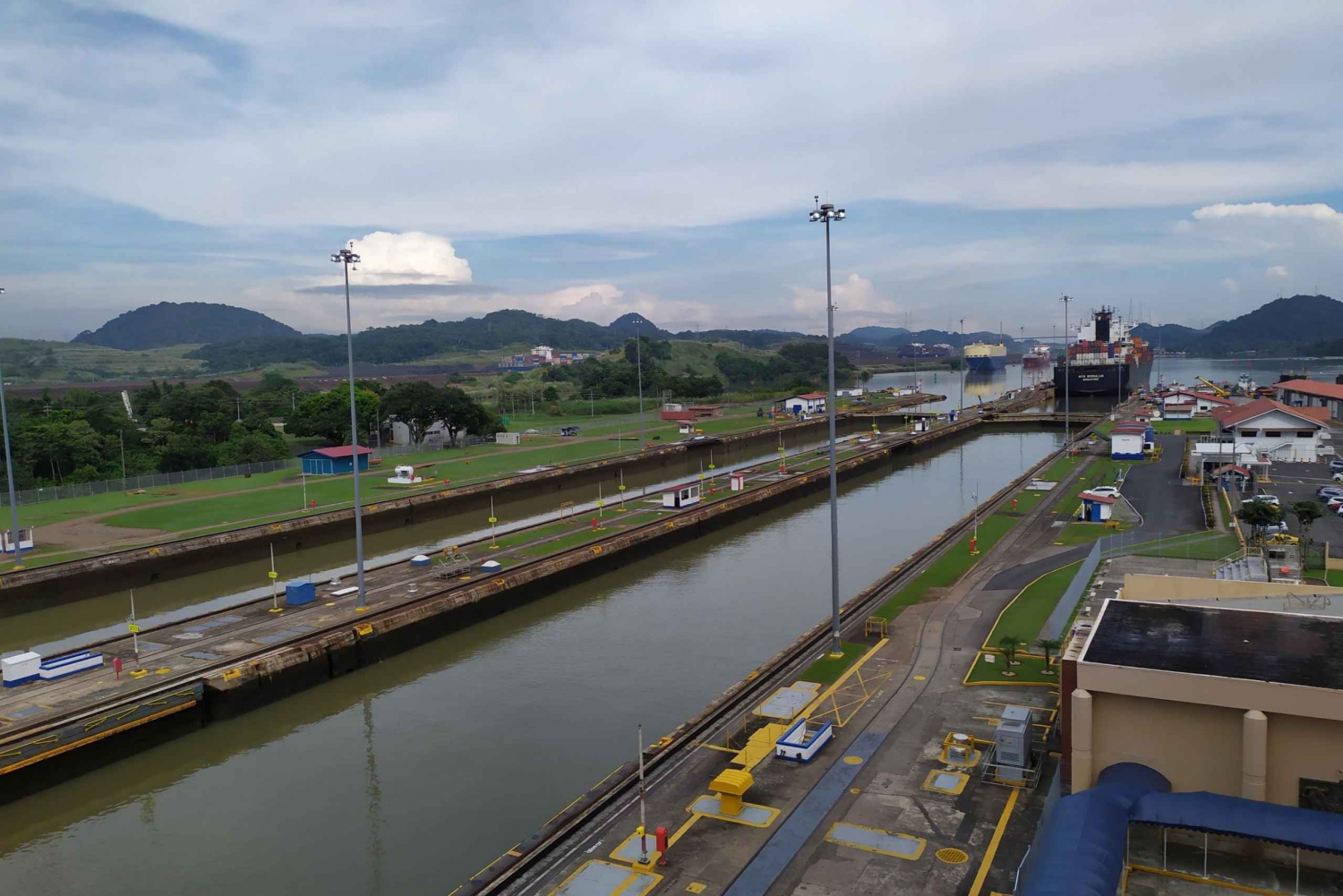 Panama City: Small-Group Miraflores Locks and City Tour