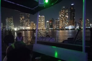 Cidade do Panamá: Passeio de Catamarã pela Baía do Panamá ao pôr do sol com bar aberto