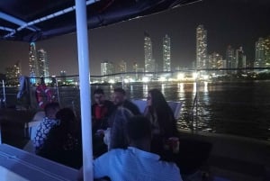 Cidade do Panamá: Passeio de Catamarã pela Baía do Panamá ao pôr do sol com bar aberto