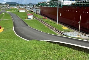 Panama: Half-Day City Tour and Panama Canal