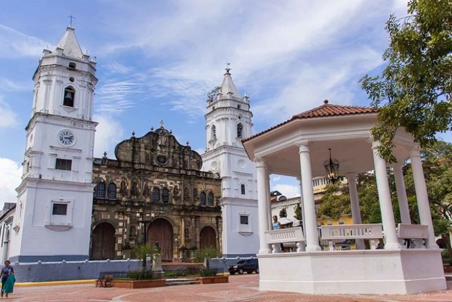 Panama : Must-See Sites Walking Tour With A Guide