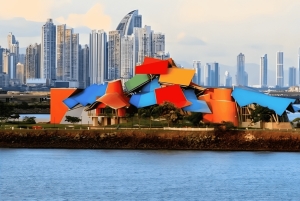 Panama : Must-See Sites Walking Tour With A Guide
