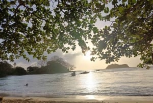 Paseo en 4 Islas paradisíacas de Portobelo conguía, salvavida