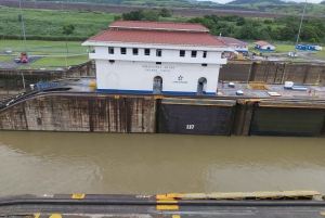 Visite privée du canal de Panama et de la ville avec escale